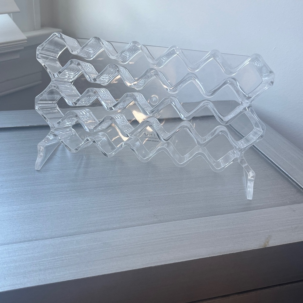 Clear Acrylic Lipstick Holder